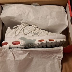 Nike Tuned Air size 10 white/ grey/orange brand new never tried on